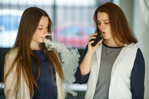 Vaping Etiquette: Things To Consider When Vaping In Public